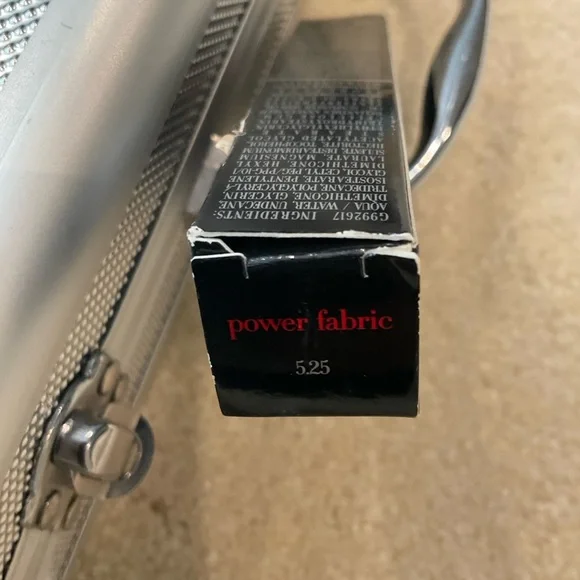 Giorgio Armani Power Fabric High Coverage Stretchable Concealer Shade 5.25 - Picture 4 of 4